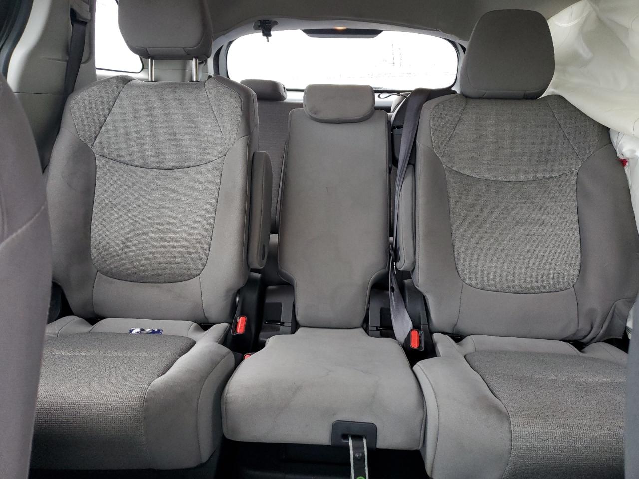 2022 TOYOTA SIENNA LE VIN:5TDKRKEC7NS105572