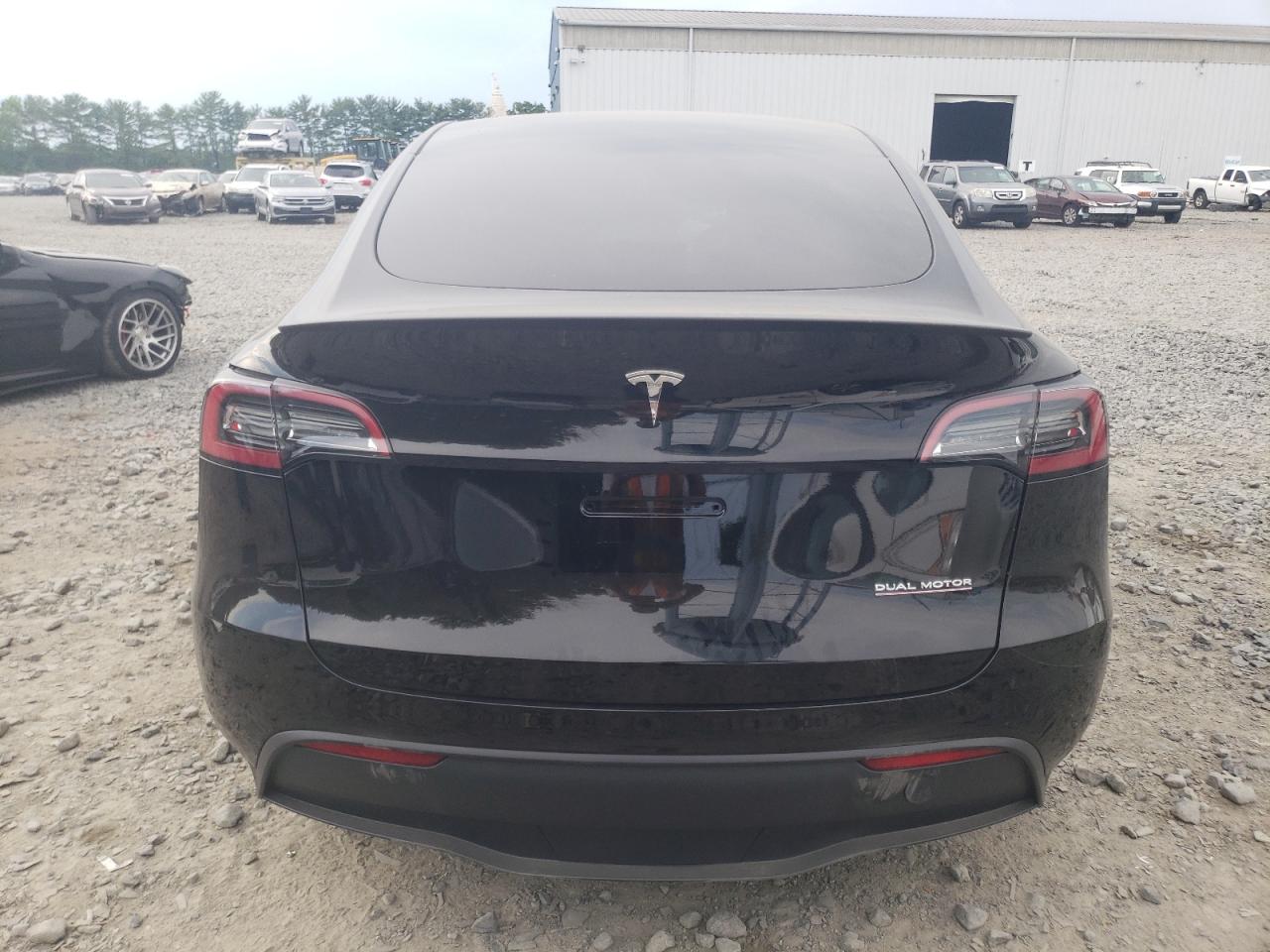 2024 TESLA MODEL Y  VIN:7SAYGDEF4RA295489