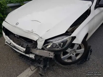 2016 Mercedes-Benz C 200 248KMWDDWF3HB0GF2 VIN:248KMWDDWF3HB0GF2