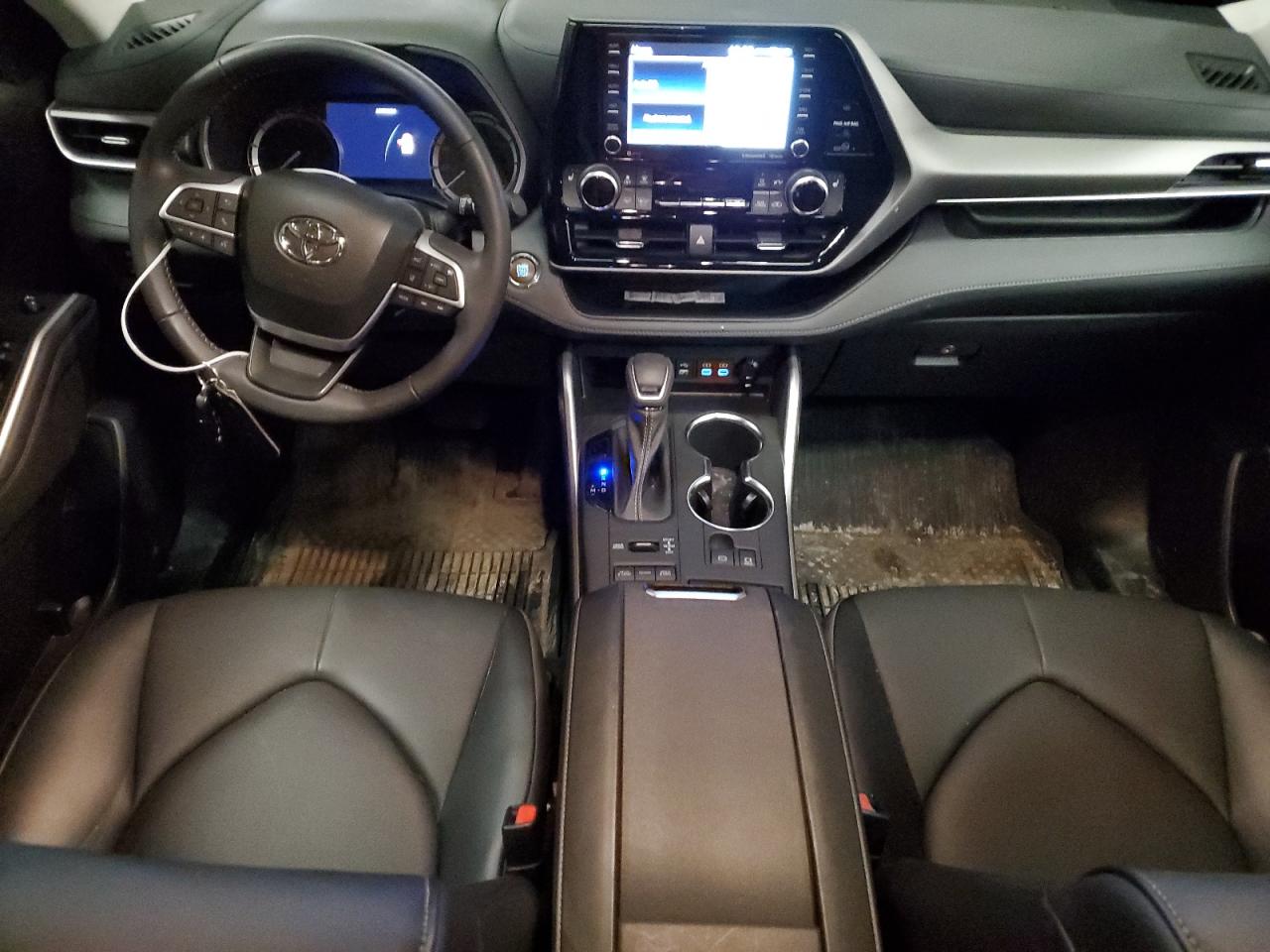 2022 TOYOTA HIGHLANDER XLE VIN:5TDHZRBHXNS238202