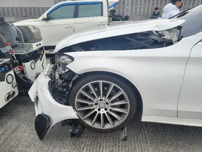 2016 Mercedes-Benz C 200 038KMWDDWJ4CB9GF3 VIN:038KMWDDWJ4CB9GF3