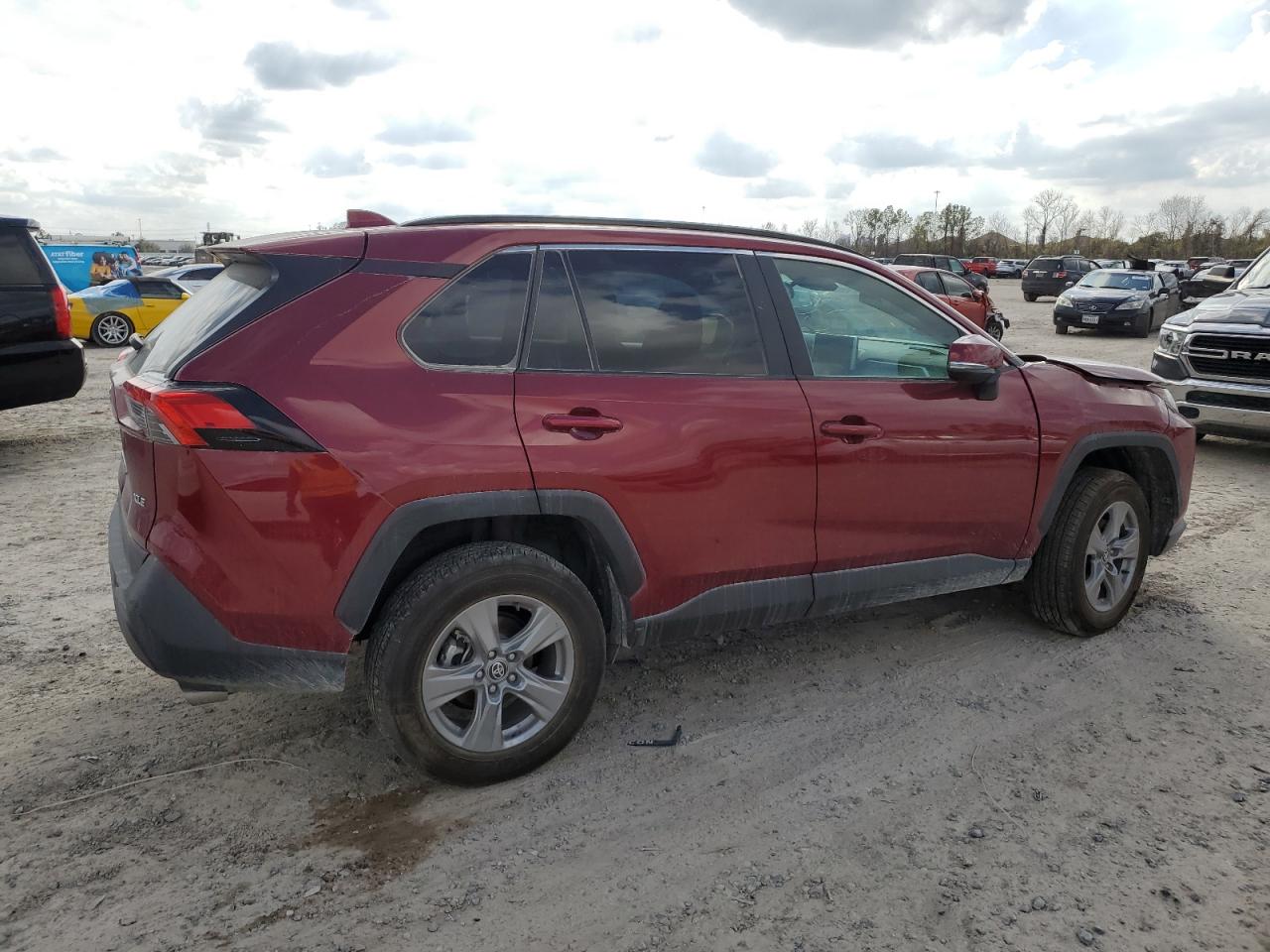 2024 TOYOTA RAV4 XLE VIN:2T3W1RFV0RW330180