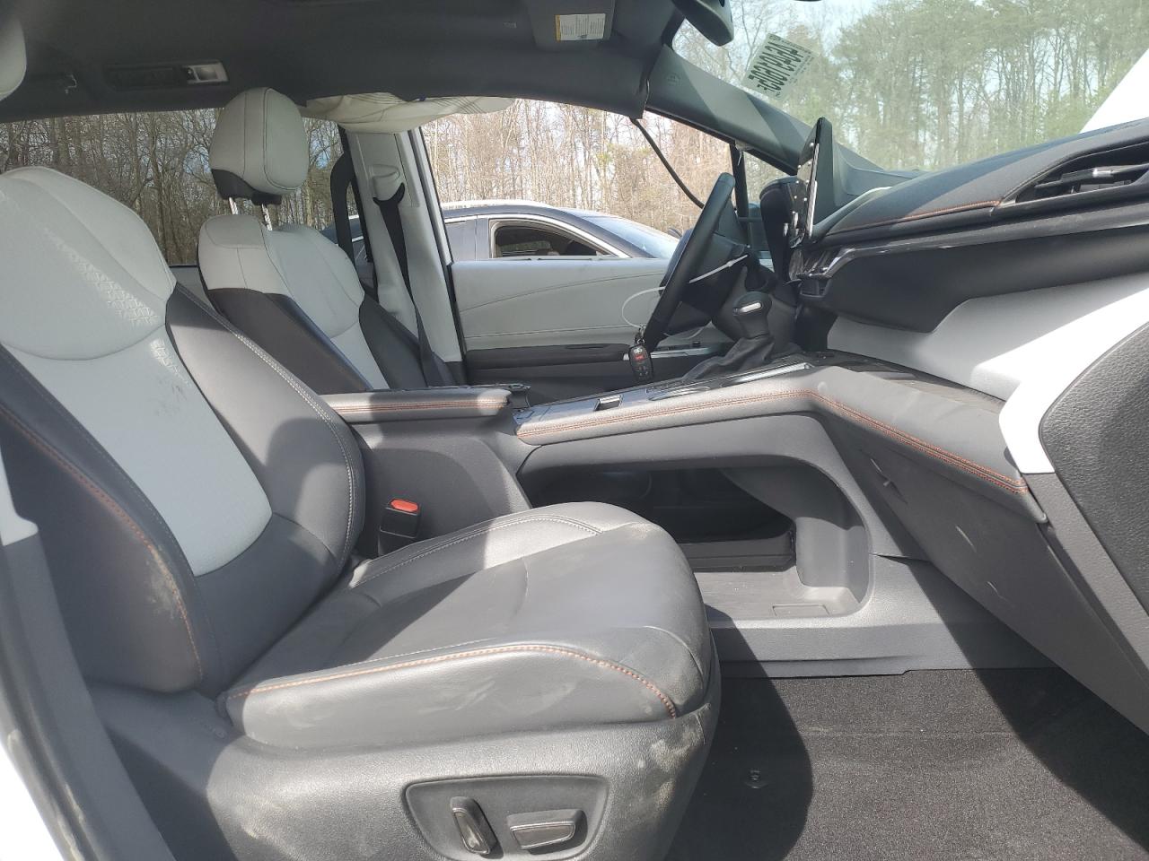 2022 TOYOTA SIENNA XSE VIN:5TDDRKEC2NS094411