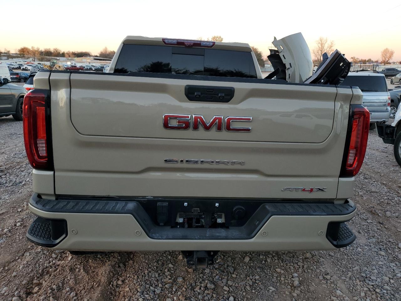 2022 GMC SIERRA K1500 AT4X VIN:3GTUUFEL2NG646493