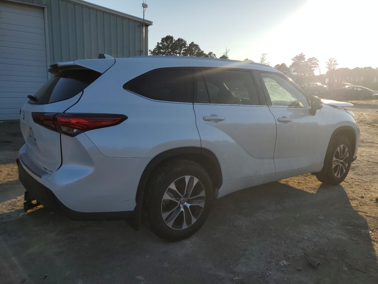 2022 TOYOTA HIGHLANDER XLE VIN:5TDGZRBH0NS246319