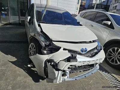 2016 Toyota Prius v VIN: