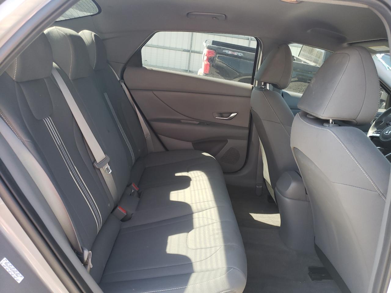 2023 HYUNDAI ELANTRA SEL VIN:KMHLM4AG7PU477558