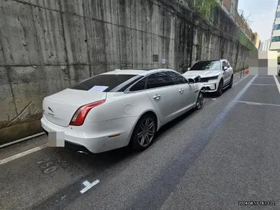 2019 Jaguar XJS VIN: