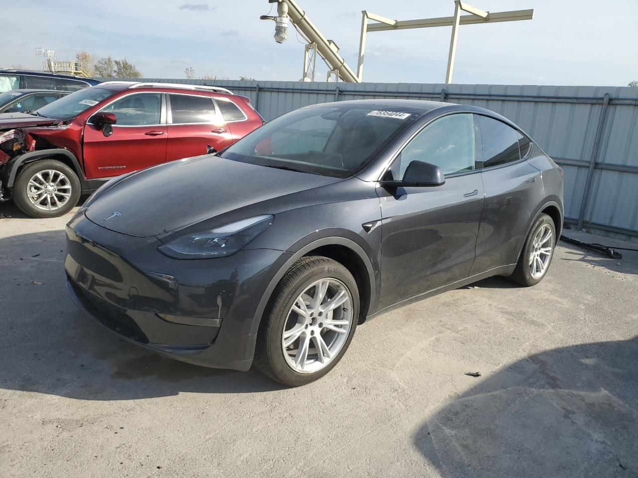 2024 TESLA MODEL Y  VIN:7SAYGDEE1RF990460