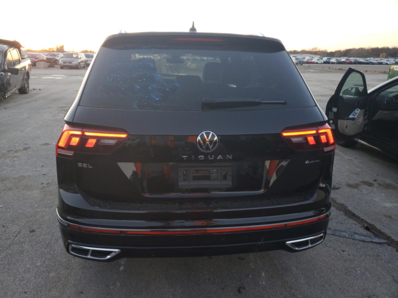 2023 VOLKSWAGEN TIGUAN SEL R-LINE BLACK VIN:3VV4B7AX4PM125222