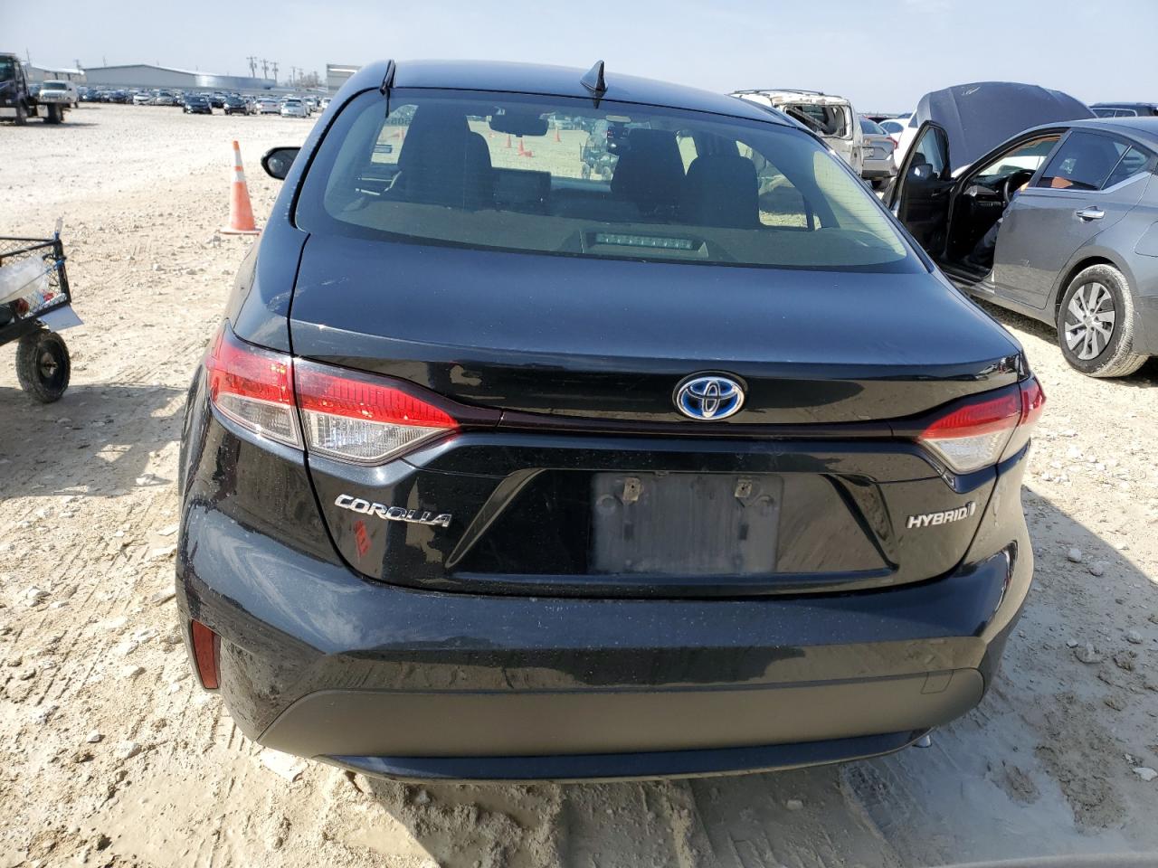 2022 TOYOTA COROLLA LE VIN:JTDEAMDE2NJ057947