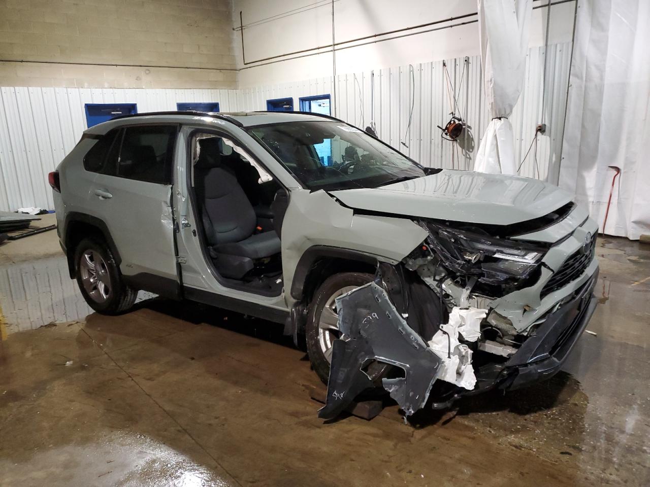 2022 TOYOTA RAV4 XLE VIN:4T3RWRFV3NU070690