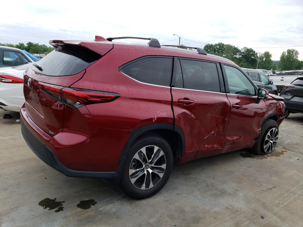 2022 TOYOTA HIGHLANDER XLE VIN:5TDGZRAH6NS541507