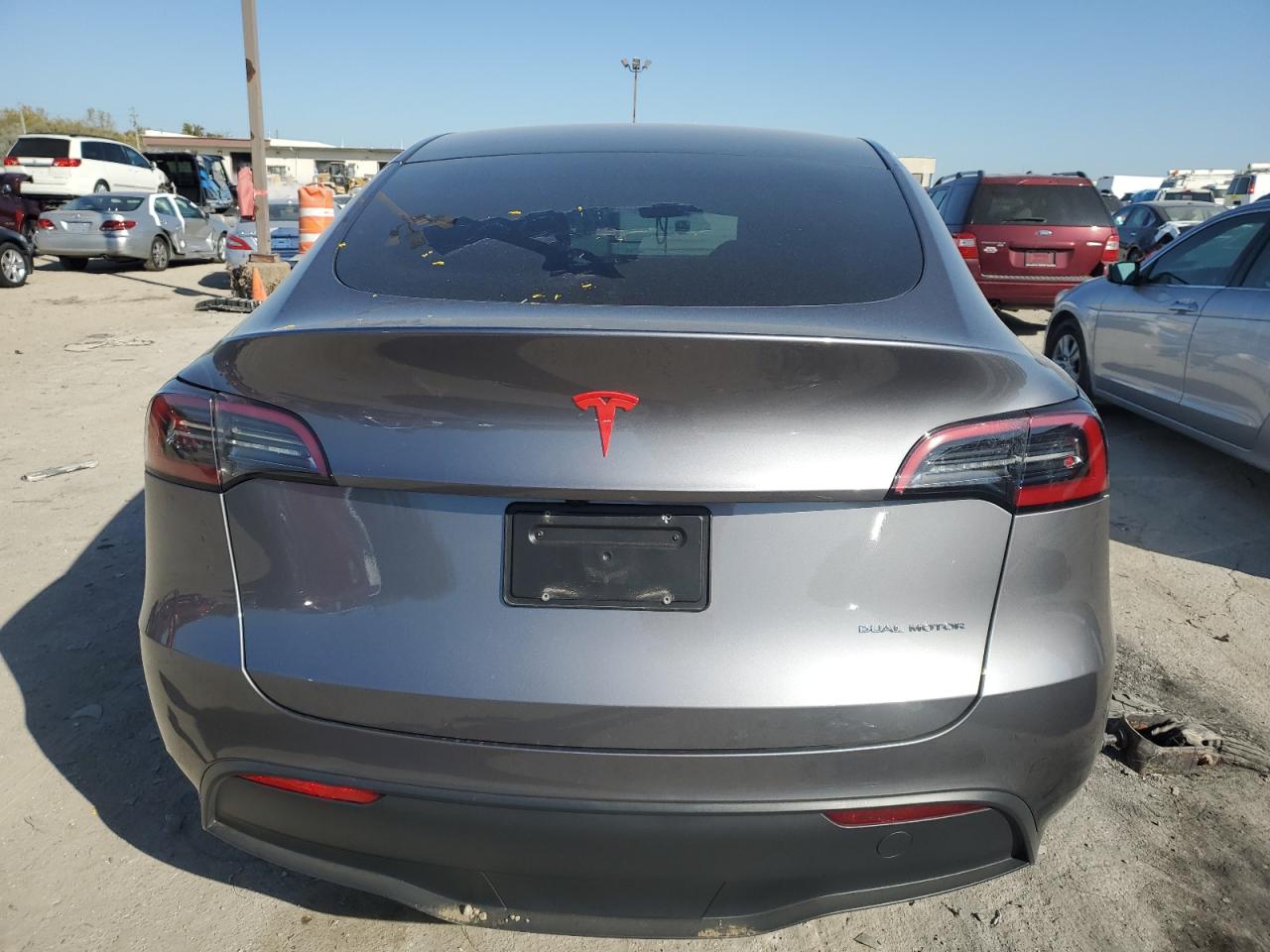 2024 TESLA MODEL Y  VIN:7SAYGDEE7RA300403