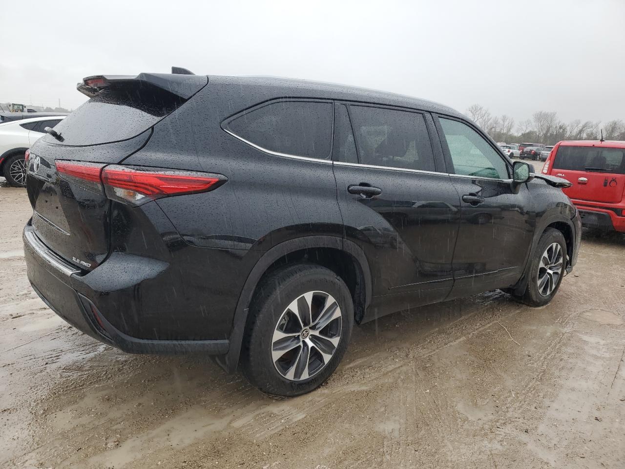 2022 TOYOTA HIGHLANDER XLE VIN:5TDGZRBH5NS244954