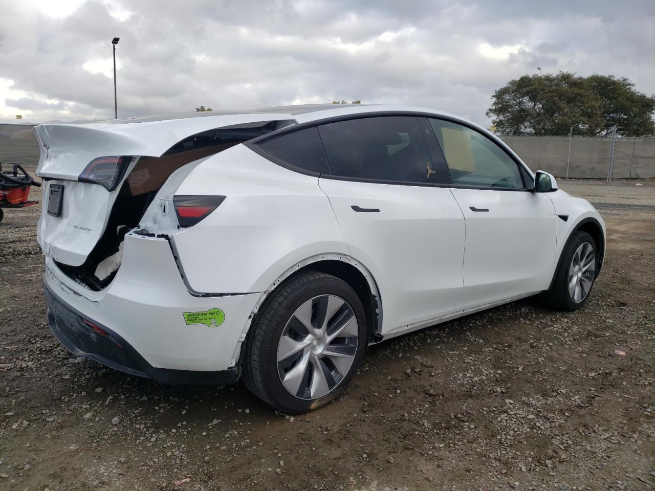 2023 TESLA MODEL Y  VIN:7SAYGDEE8PA089337