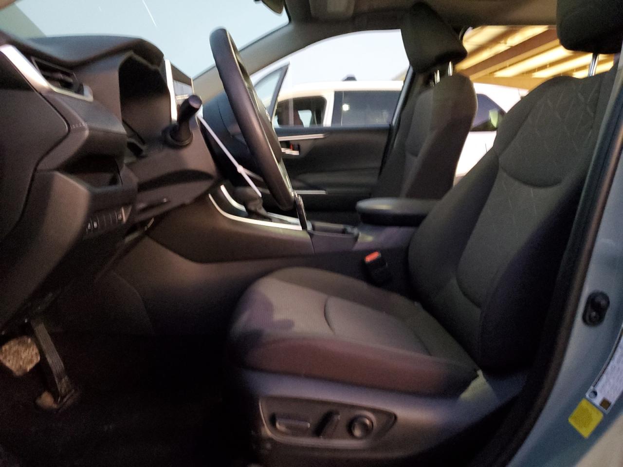 2023 TOYOTA RAV4 XLE VIN:JTMP1RFV8PJ042021