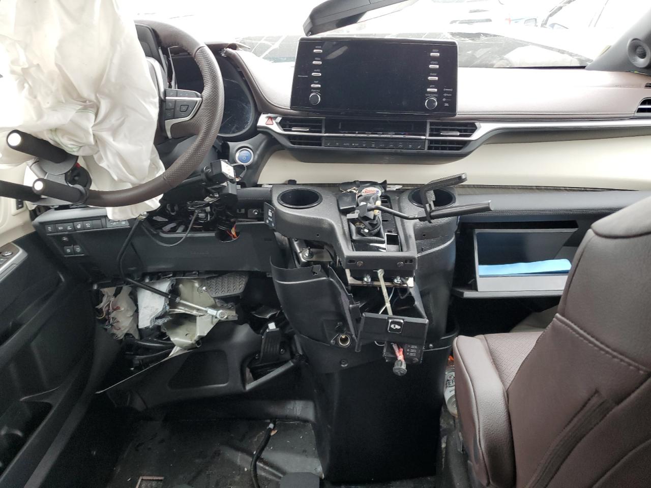 2023 TOYOTA SIENNA LIMITED VIN:5TDERKEC6PS175340