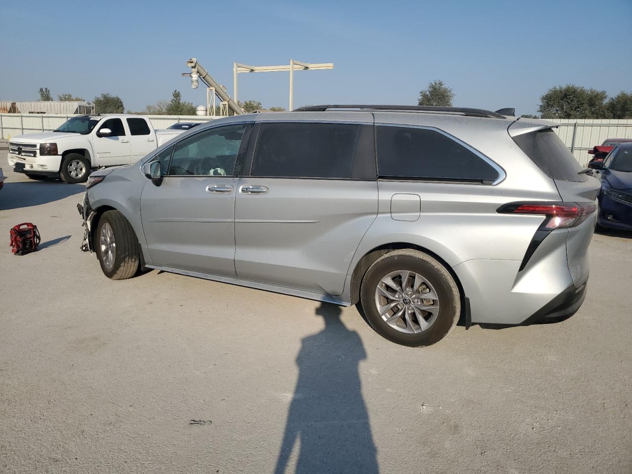 2022 TOYOTA SIENNA XLE VIN:5TDJRKECXNS090898