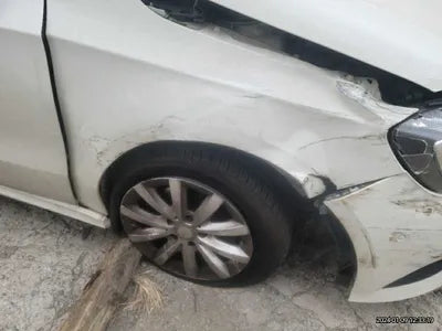 2015 Mercedes-Benz A 180 WDDBF1CB1FJ332631 VIN:WDDBF1CB1FJ332631