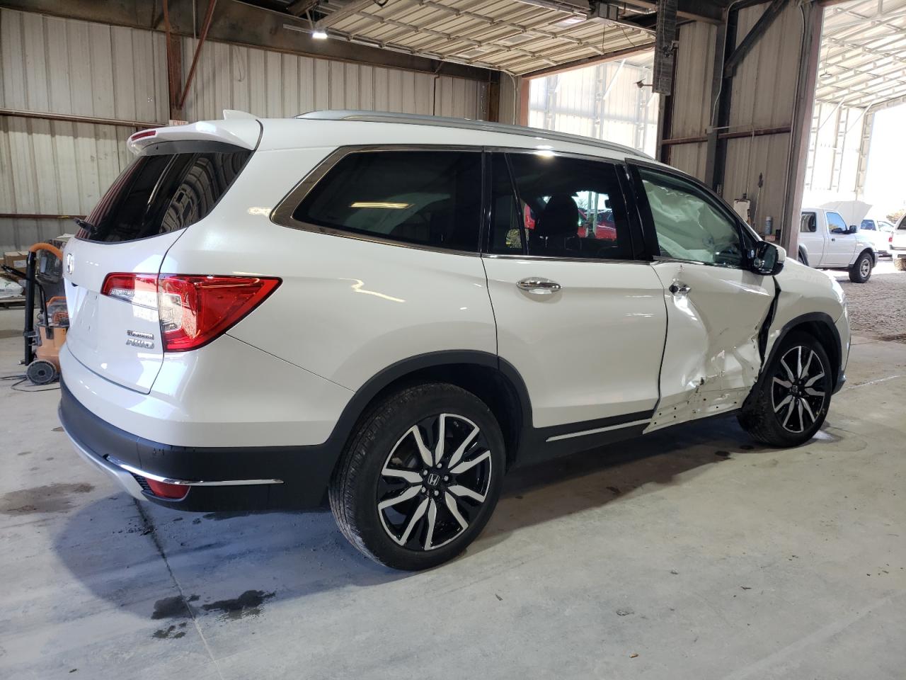 2022 HONDA PILOT TOURING VIN:5FNYF6H62NB018442