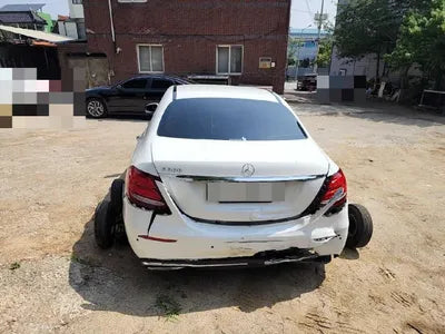 2017 Mercedes-Benz E 300 VIN: