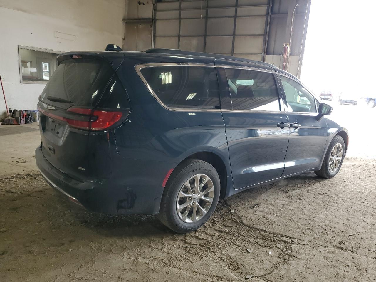 2022 CHRYSLER PACIFICA TOURING L VIN:2C4RC3BG8NR156486