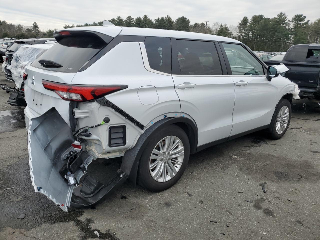 2024 MITSUBISHI OUTLANDER ES VIN:JA4J4UA81RZ030227