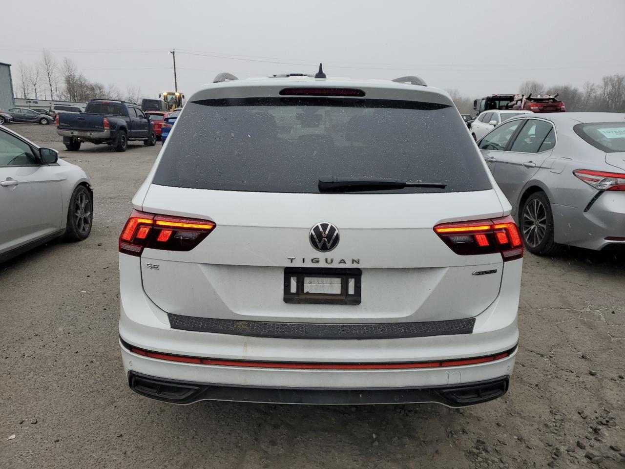 2022 VOLKSWAGEN TIGUAN SE R-LINE BLACK VIN:3VV8B7AX4NM095511