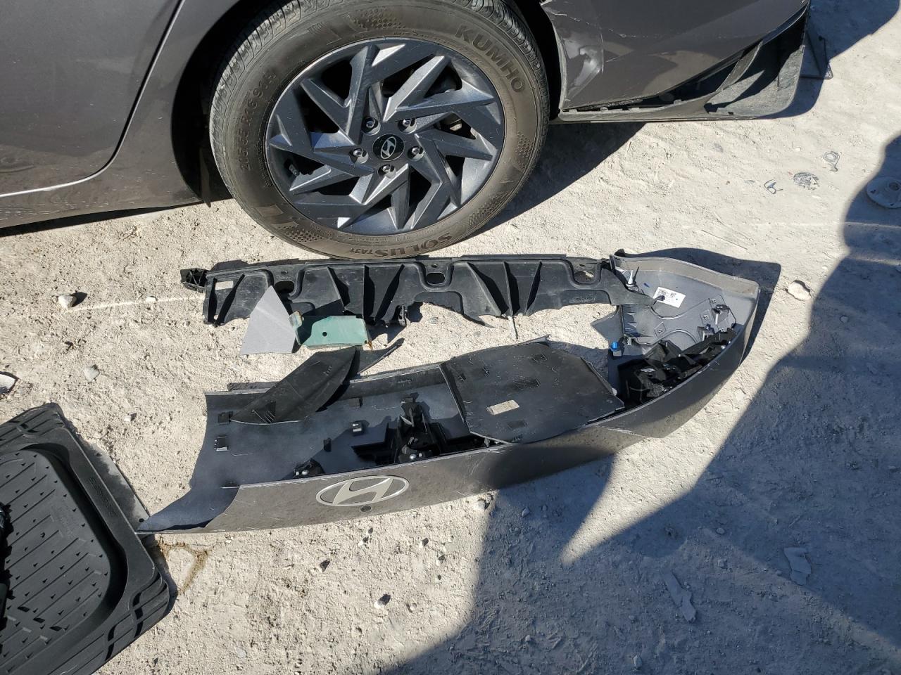 2024 HYUNDAI ELANTRA SEL VIN:KMHLM4DG6RU663963