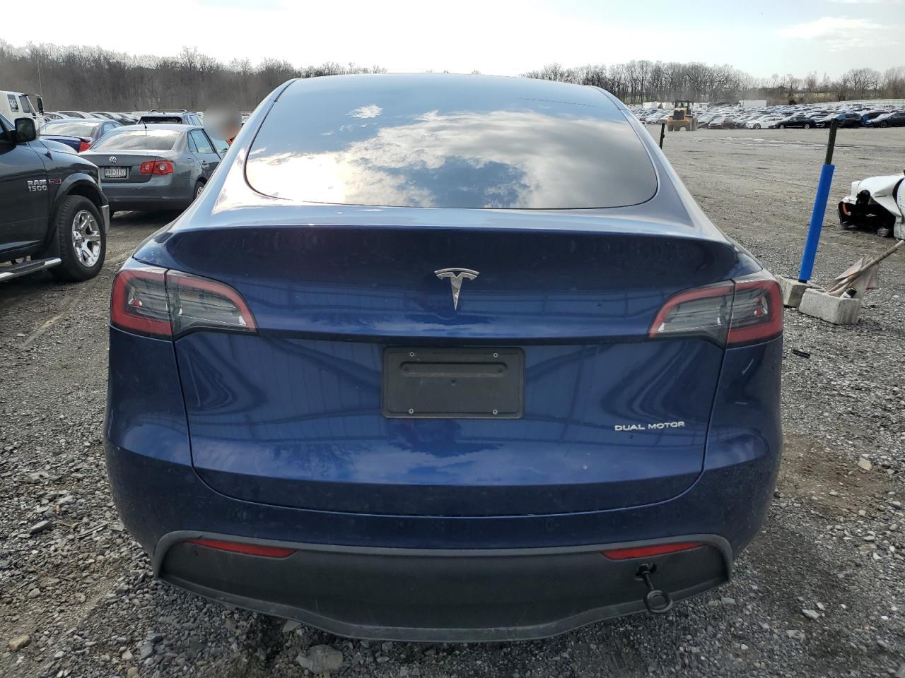 2023 TESLA MODEL Y  VIN:7SAYGDEE6PF704292