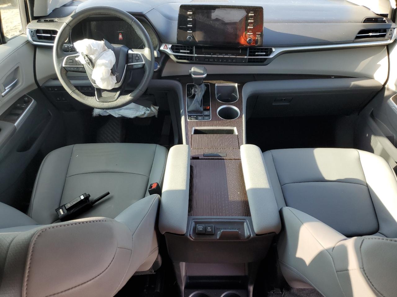 2022 TOYOTA SIENNA XLE VIN:5TDYSKFC3NS070199