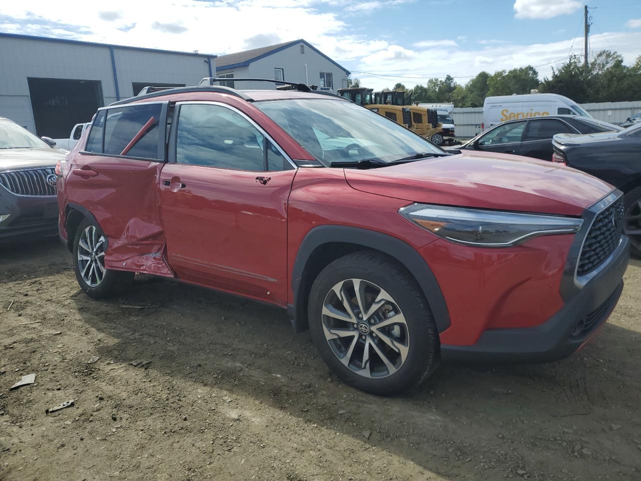 2022 TOYOTA COROLLA CROSS XLE VIN:7MUDAABGXNV017543