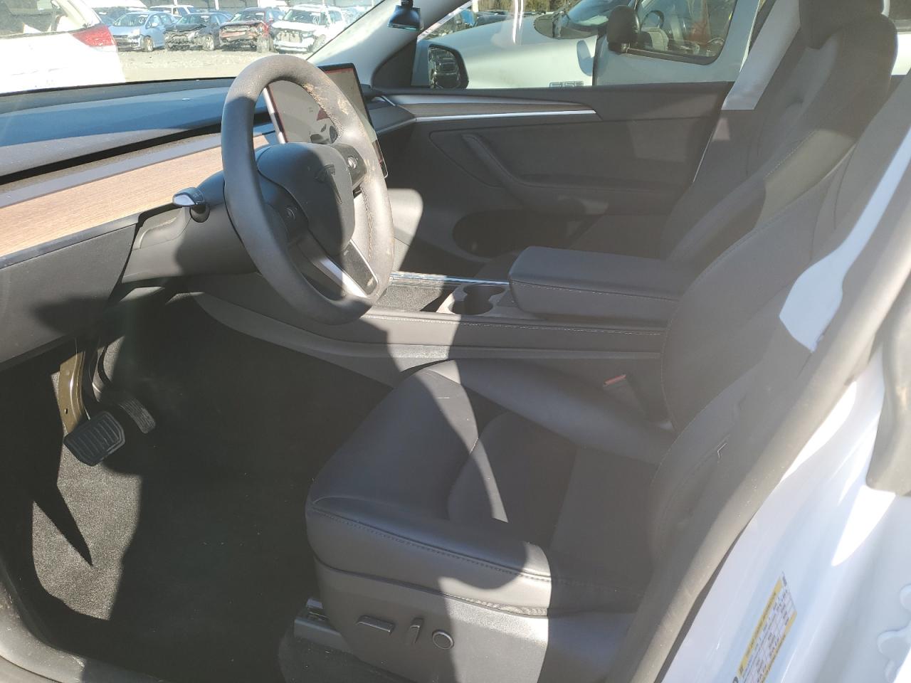 2024 TESLA MODEL Y  VIN:7SAYGDEE0RF044320