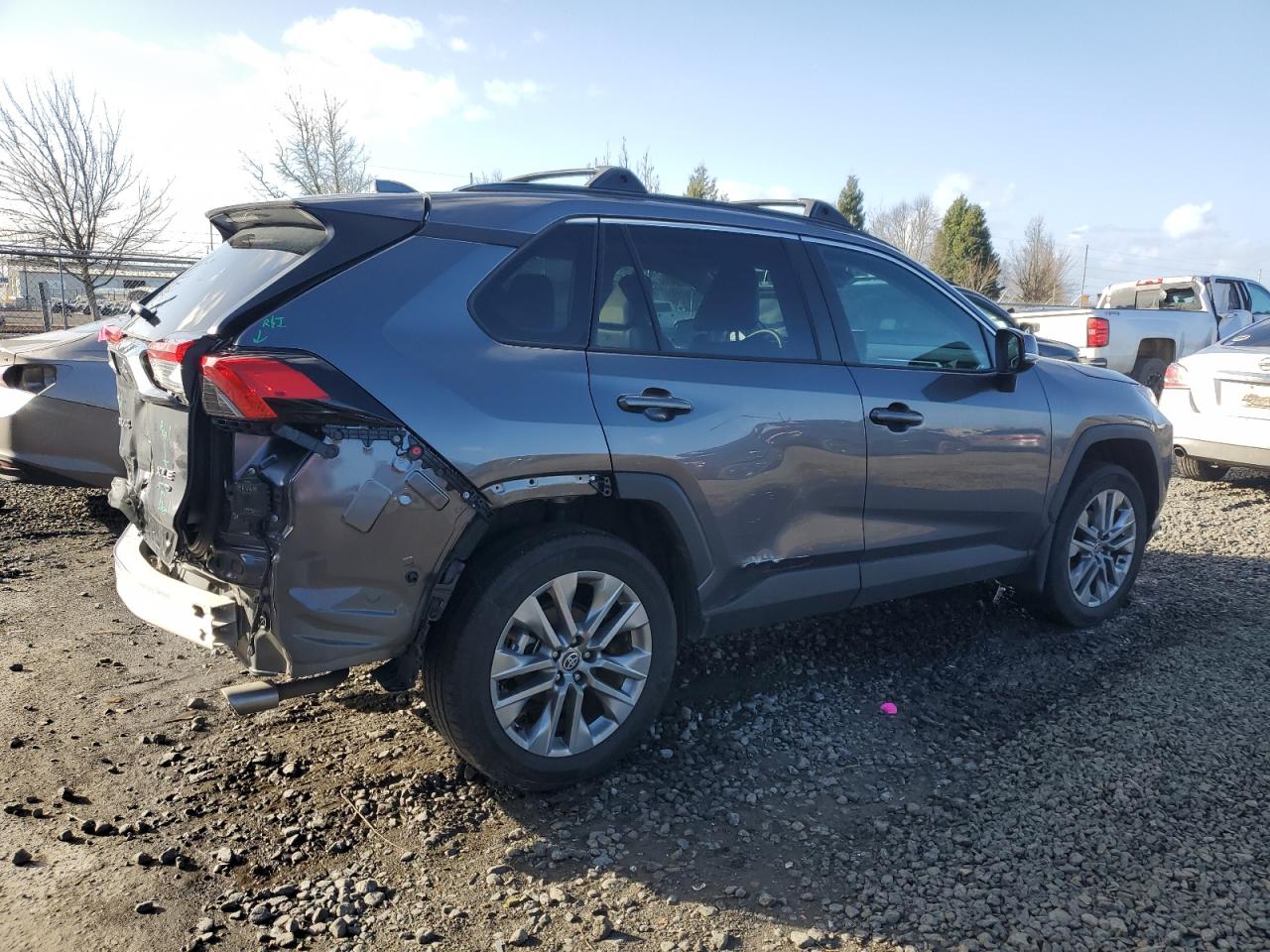 2024 TOYOTA RAV4 XLE PREMIUM VIN:2T3A1RFV9RC404627