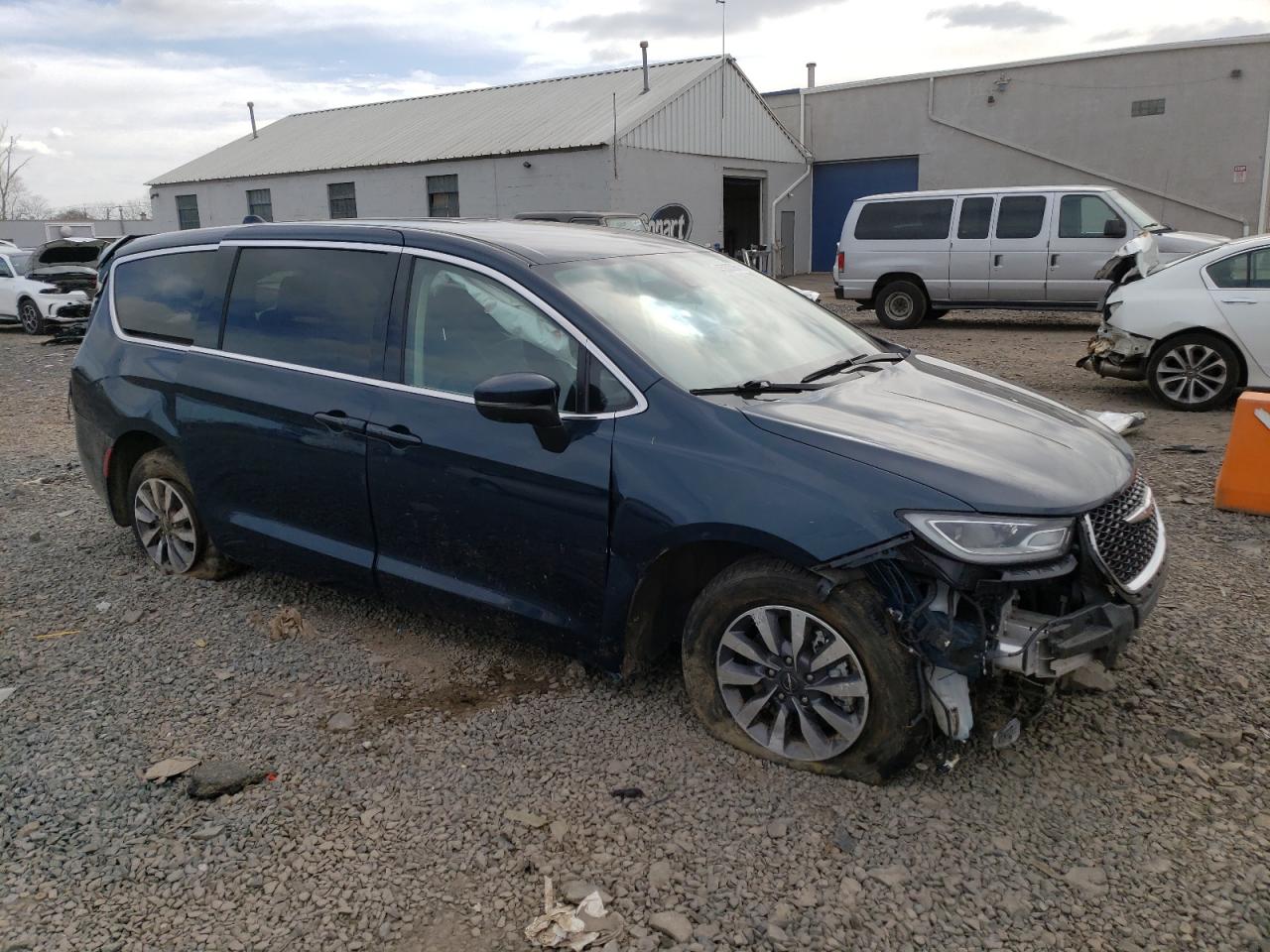 2023 CHRYSLER PACIFICA HYBRID TOURING L VIN:2C4RC1L70PR614642