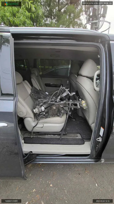 2017 Kia Carnival KNAMC81ABJS421432 VIN:KNAMC81ABJS421432