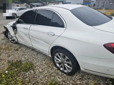 2017 Mercedes-Benz E 220 VIN:
