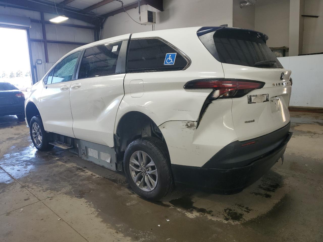 2022 TOYOTA SIENNA LE VIN:5TDKRKEC8NS096302