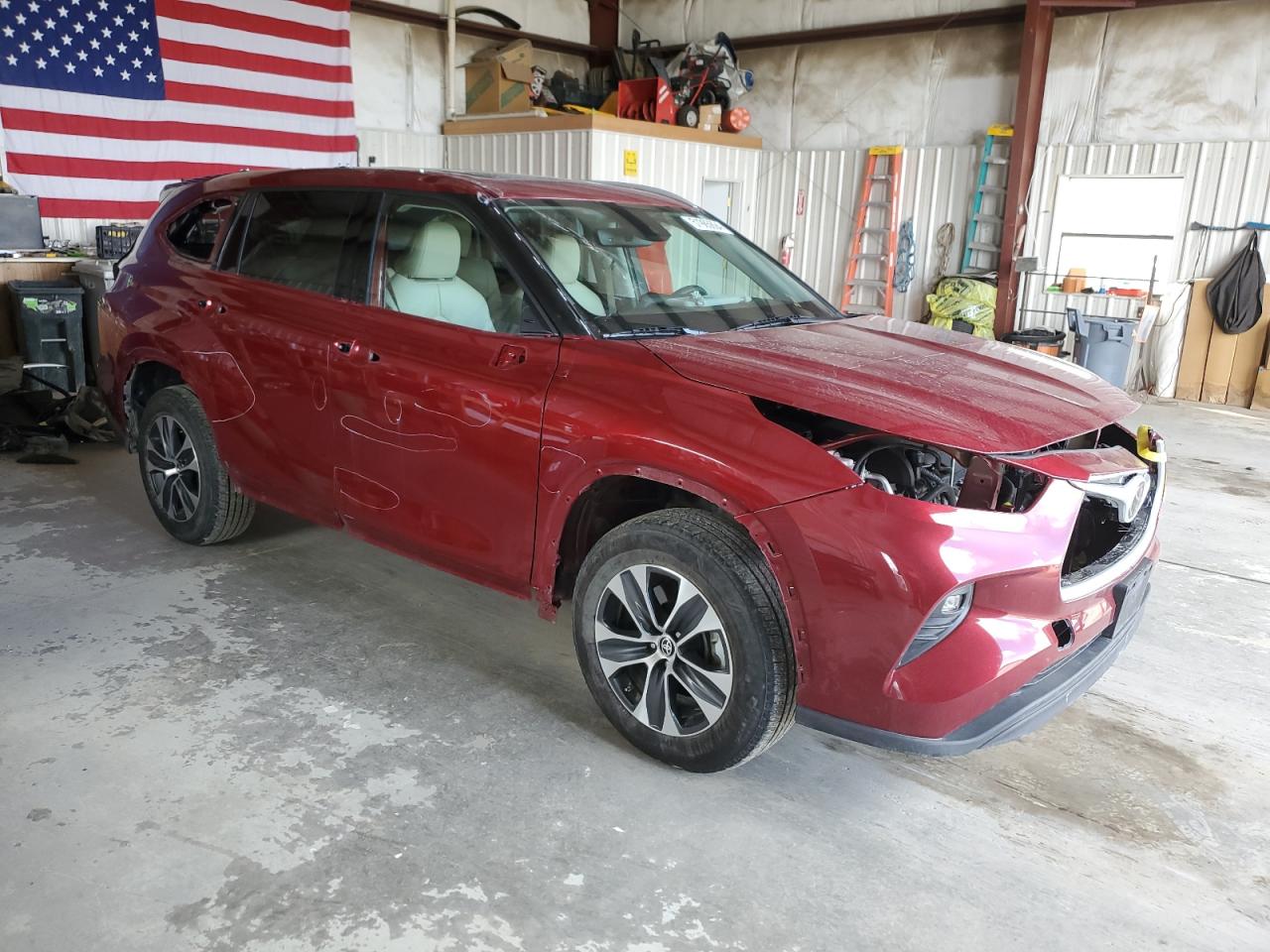 2022 TOYOTA HIGHLANDER XLE VIN:5TDGZRBH2NS233099