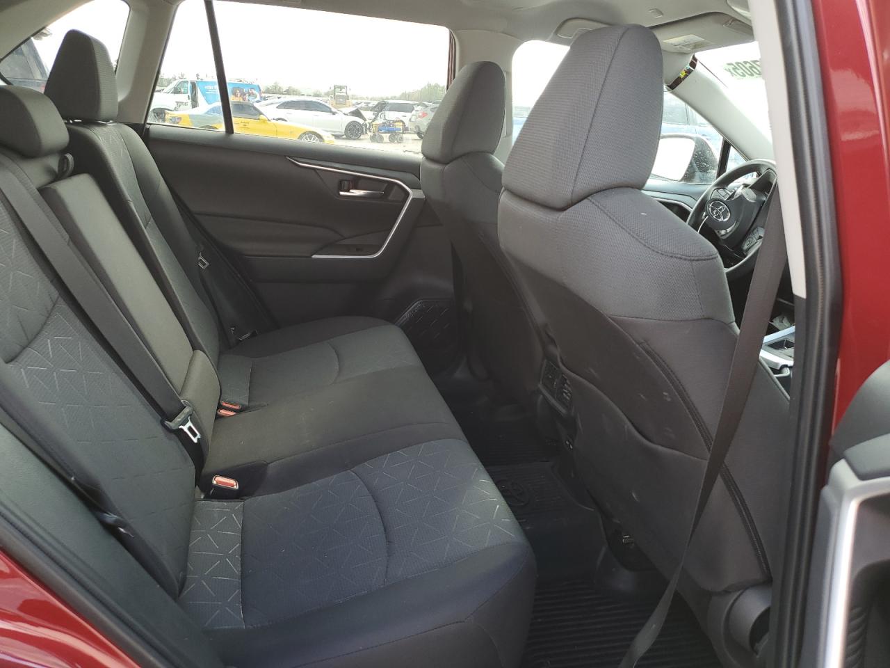 2024 TOYOTA RAV4 XLE VIN:2T3W1RFV0RW330180