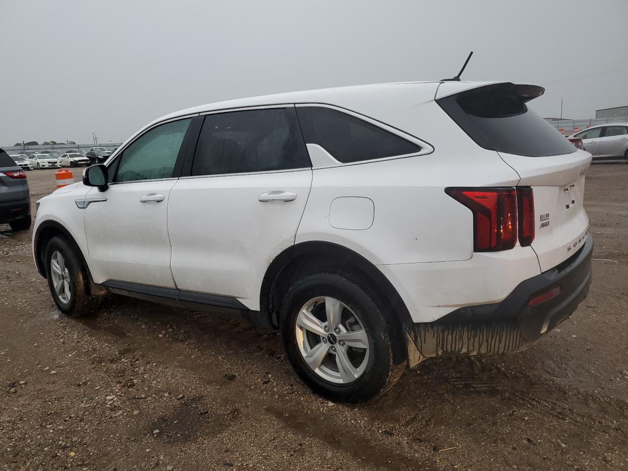 2022 KIA SORENTO LX VIN:5XYRGDLC5NG162255