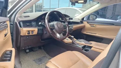 2018 Lexus ES 300 VIN: