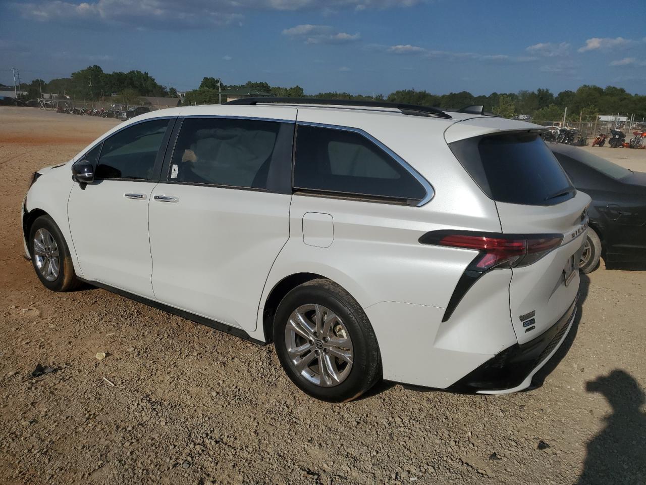 2023 TOYOTA SIENNA XSE VIN:5TDCSKFC7PS074611