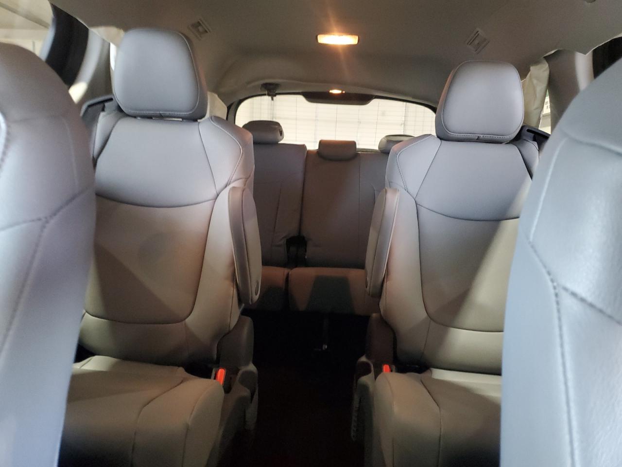 2024 TOYOTA SIENNA XLE VIN:5TDYSKFC5RS142123