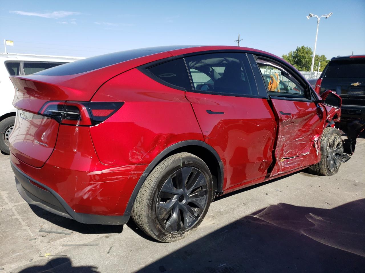 2024 TESLA MODEL Y  VIN:7SAYGAEE9RF198765