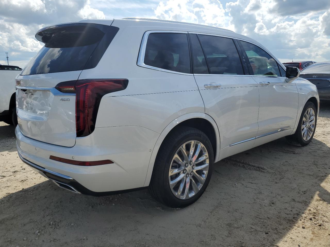 2022 CADILLAC XT6 PREMIUM LUXURY VIN:1GYKPCRS0NZ182810