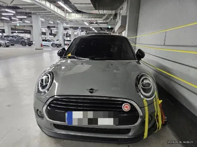 2021 MINI Cooper VIN: