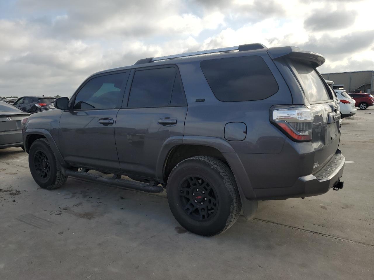 2022 TOYOTA 4RUNNER SR5 VIN:JTEEU5JR1N5270672