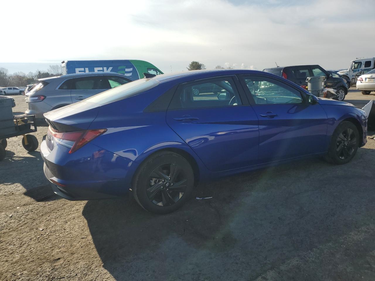 2023 HYUNDAI ELANTRA SEL VIN:5UXTR7C50KLF29583